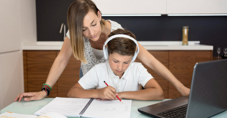 Online Tuition in the UK- A Guide for Parents banner